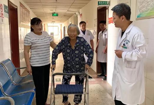 85歲老人骨折多久能好